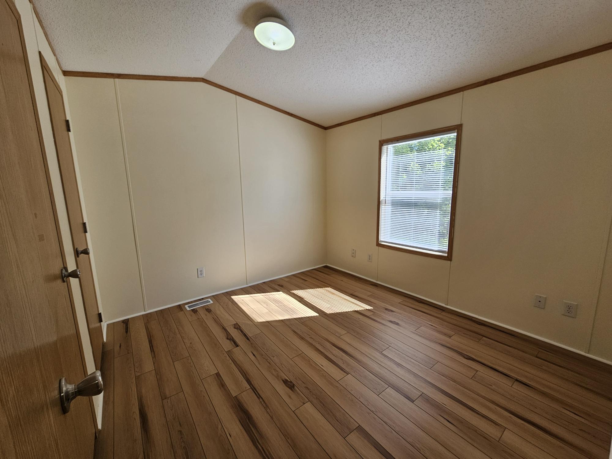 Building Photo - 28 Pine Cir
