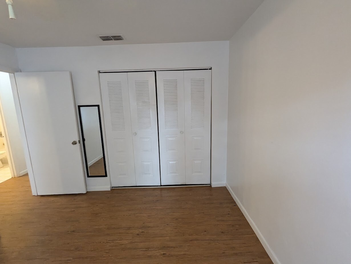 Building Photo - 3600 SW 23rd St