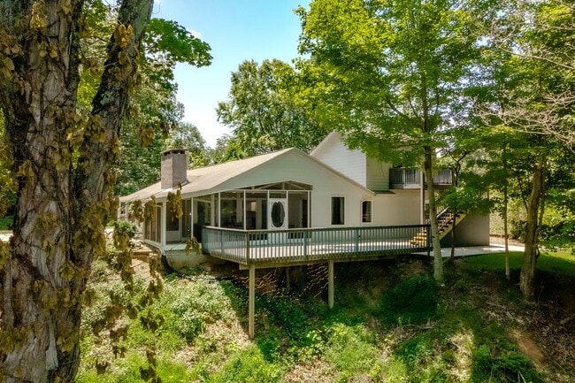 Building Photo - Scenic Lakeview Rental located on Boatman'...