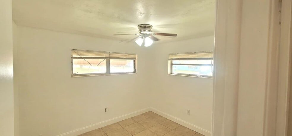 Building Photo - 2601 NW 68th Way