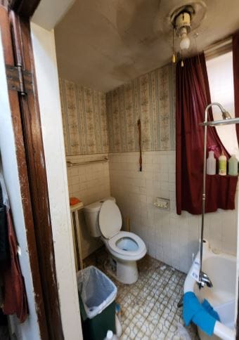 Building Photo - 719 Thrush Ave