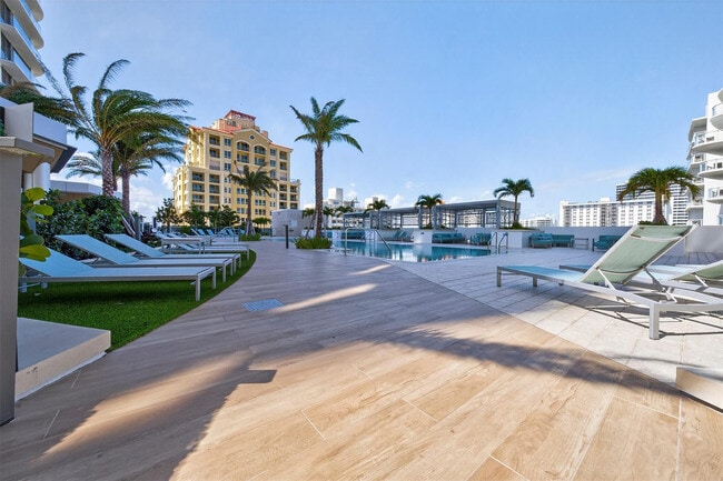 Building Photo - 153 N Seabreeze Blvd