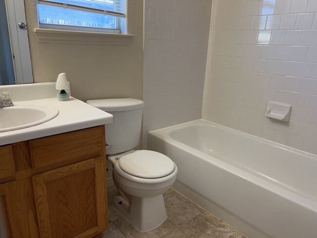 Building Photo - 3606 Warfield Dr