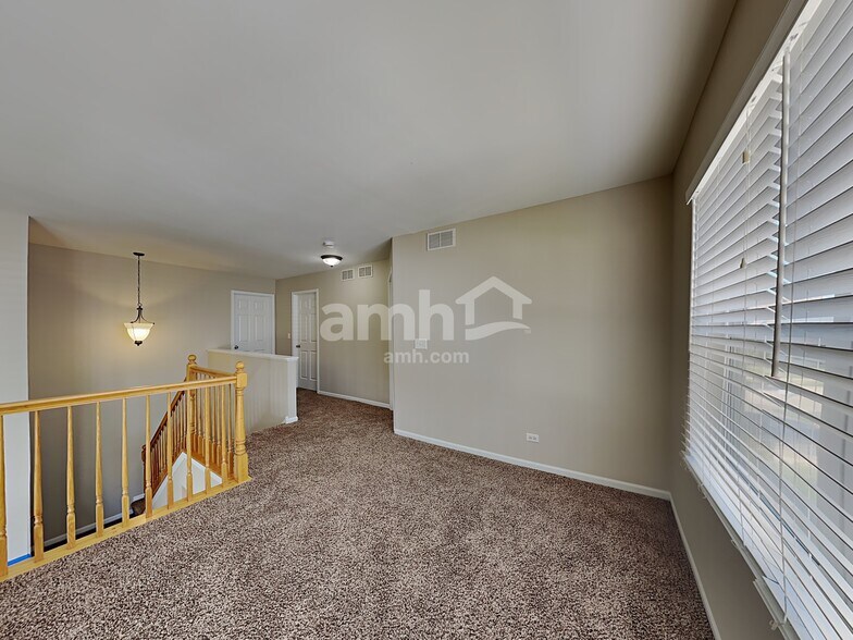 Building Photo - 930 Bluebell Cir