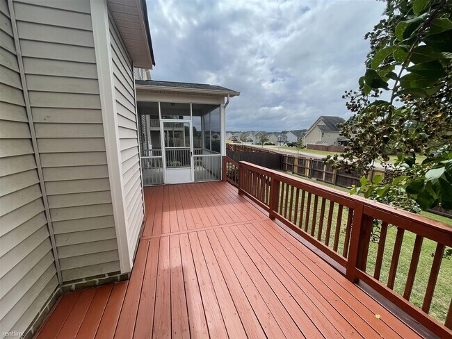 Building Photo - 5 br, 4 bath House - 14 Marquis Drive