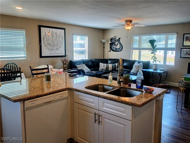 Building Photo - 12080 Moss Dr