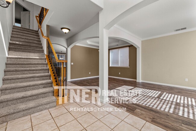 Building Photo - 6530 Aster Ct