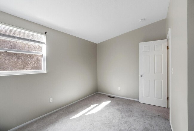 Building Photo - 315 Western Ave