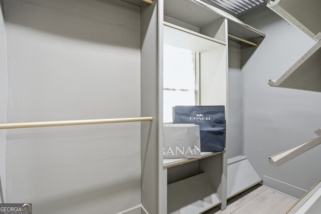 Building Photo - 310 Patterson Ave SE