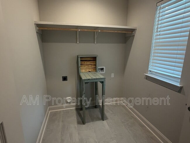 Building Photo - 102 Ancona Ln