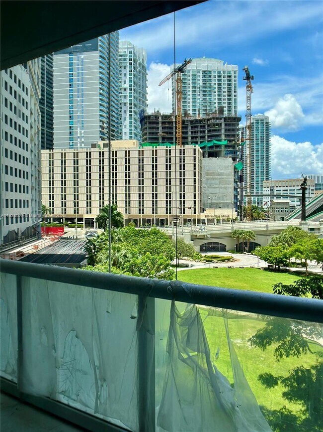 Building Photo - 465 Brickell Ave