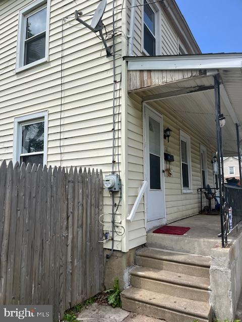 Building Photo - 213 Iron St
