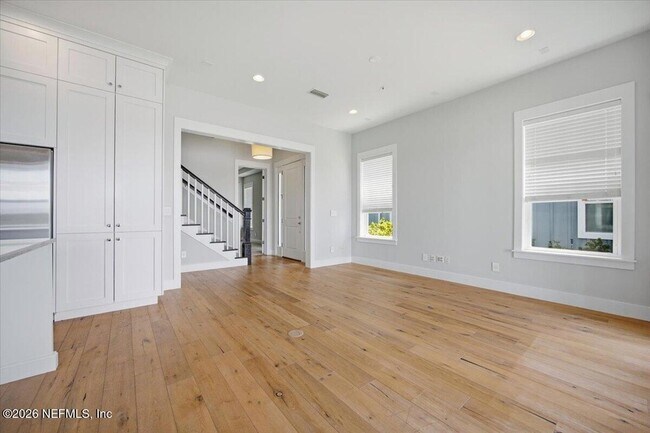 Building Photo - 2310 Beach Blvd
