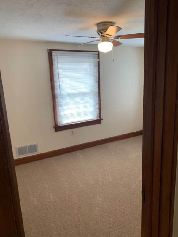 Building Photo - 326 N Bentley Ave