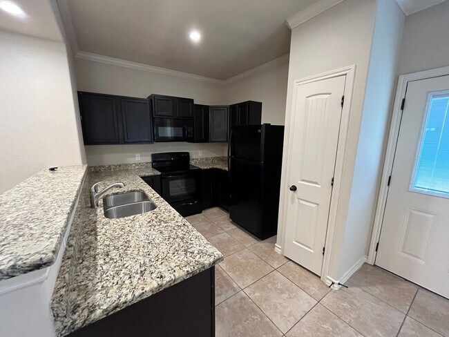 Building Photo - 7011 Micayla Cv