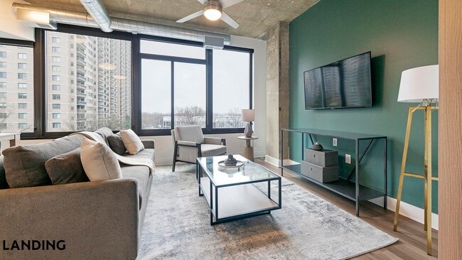 Building Photo - 5201 Leesburg Pike