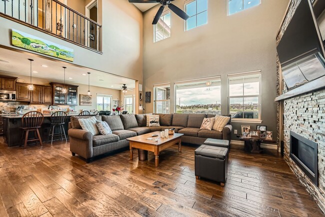 Building Photo - Luxury Living with Front Range Views, Hot ...