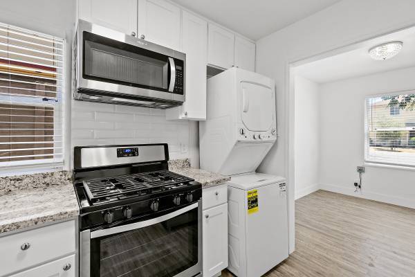 Building Photo - Hesperian Townhomes