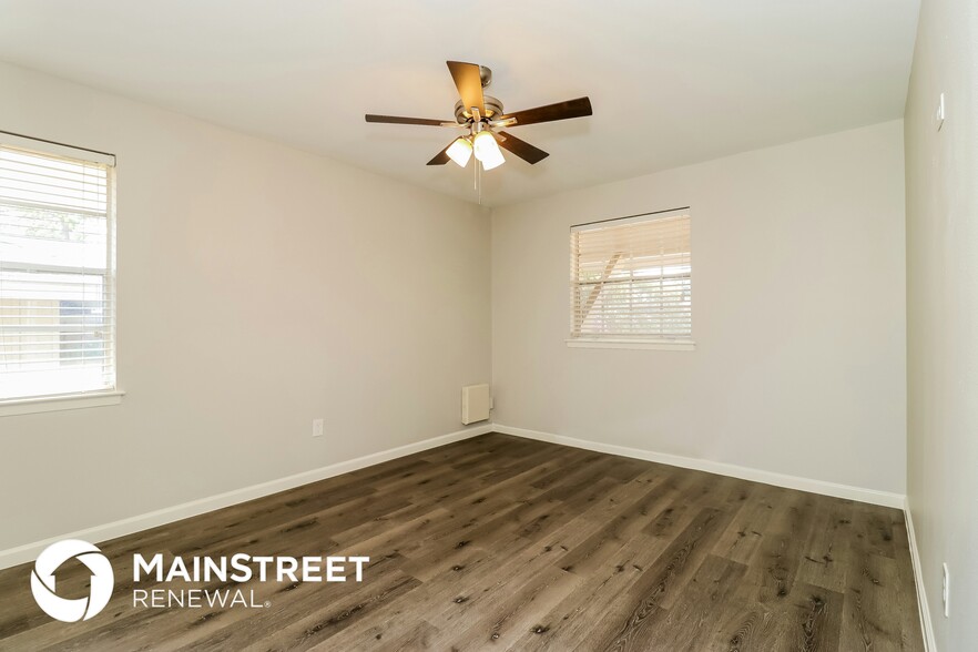 Building Photo - 2205 Marvel Dr