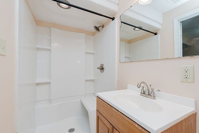 Building Photo - 5951 Staffordshire Cir