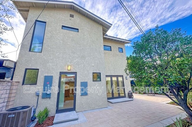 Building Photo - 1154 Essex Way