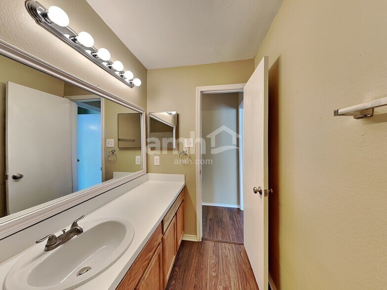 Building Photo - 8319 Obsidian Ct