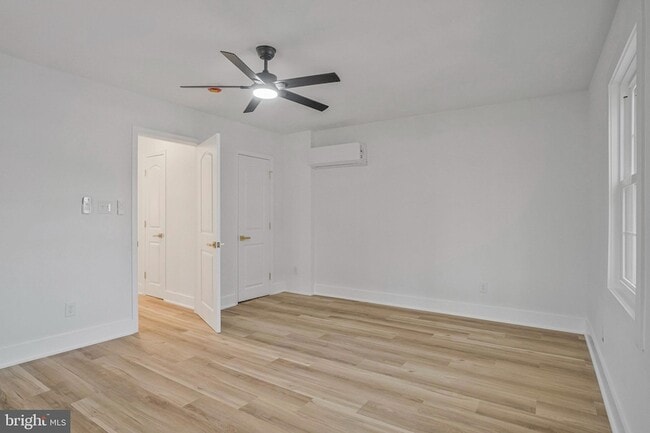 Building Photo - 1217 N Kensington St