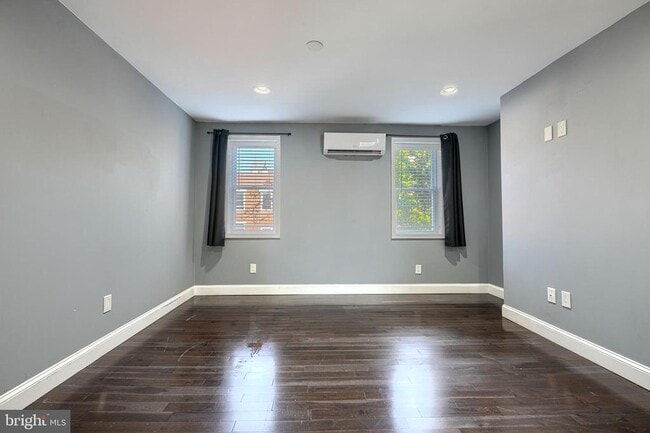 Building Photo - 1106 Battery Ave