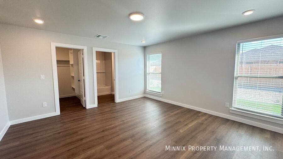 Building Photo - 2156 Kokomo Ave