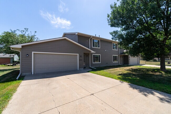 Primary Photo - 5305 W Silver Valley Dr