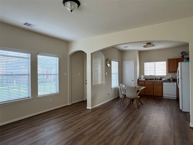 Building Photo - 4030 Mossy Pl Ln