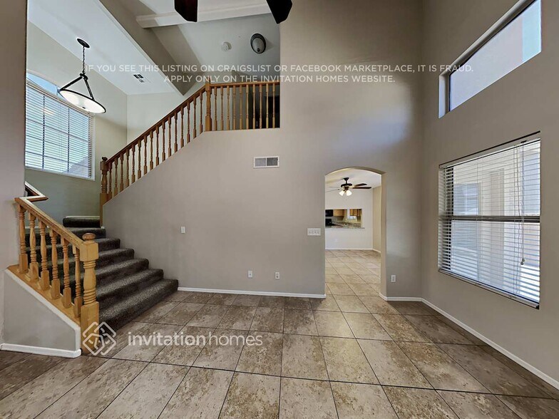 Building Photo - 8802 E University Dr