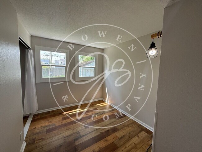 Building Photo - "3-Bedroom in Washington Local School Dist...