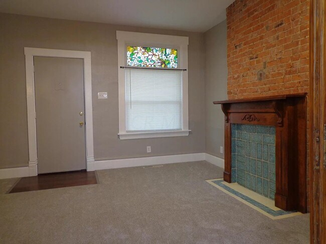 Building Photo - 557 E Whittier St