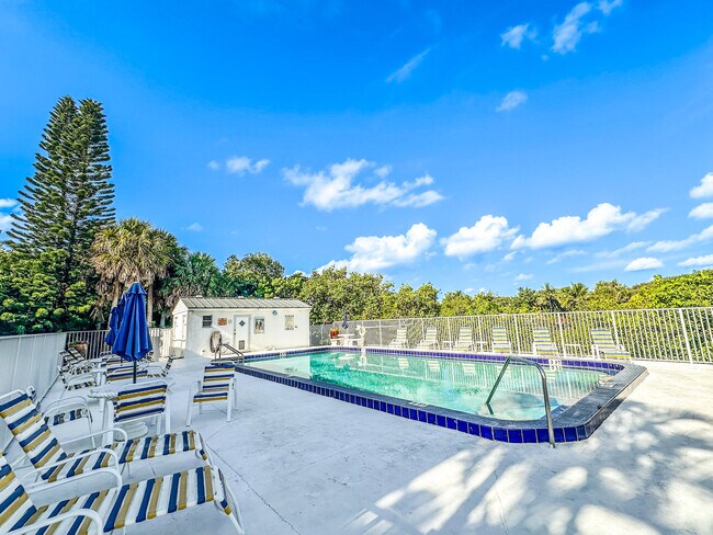 Building Photo - 4501 S Ocean Blvd