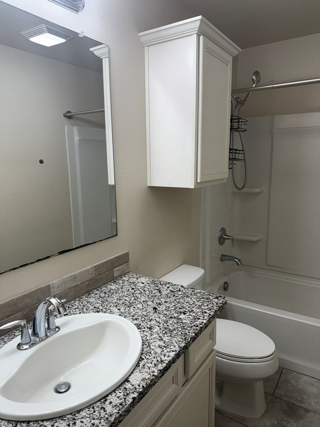Building Photo - 9309 Sagebrush Ave