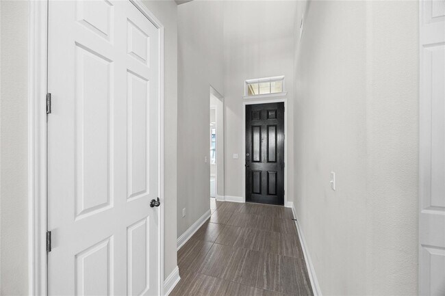 Building Photo - 7102 Cut Plains Trail