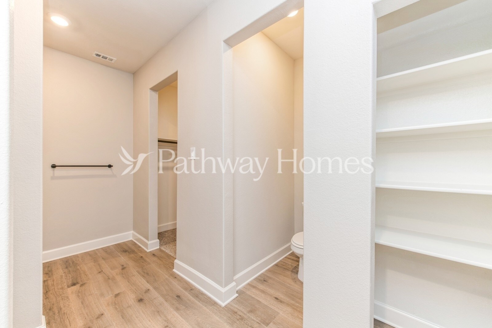 Building Photo - 619 Brookside Dr