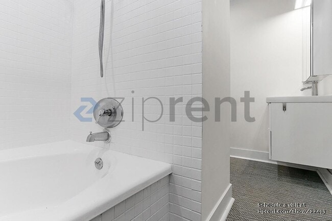Building Photo - 1519 3rd Ave