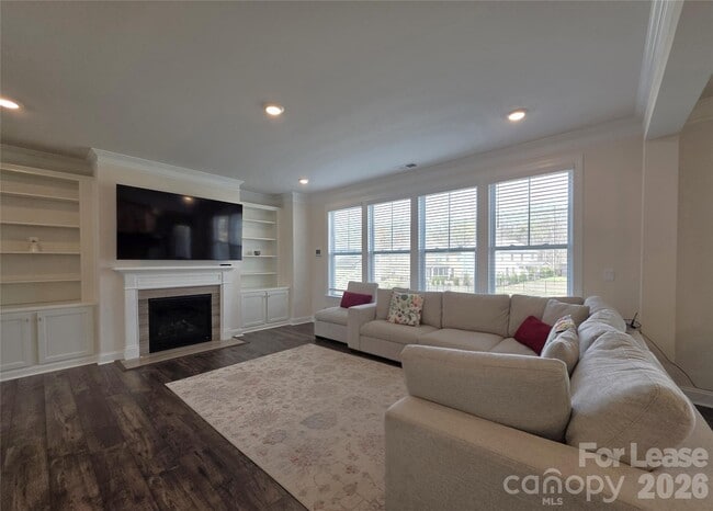 Building Photo - 2216 Skybrook Oaks Dr