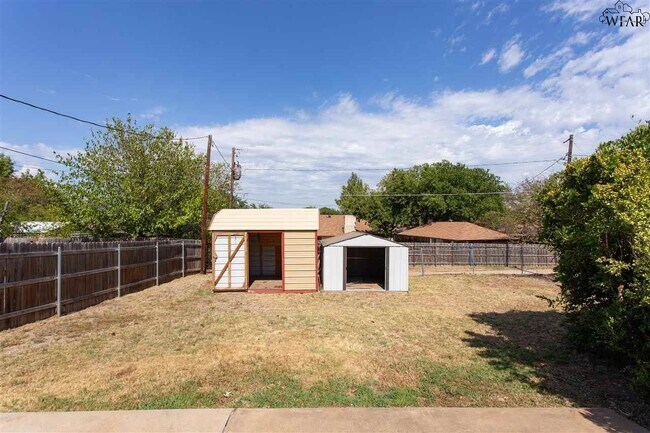 Building Photo - 5238 Kingston Dr