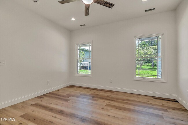 Building Photo - 703 Swadley Rd