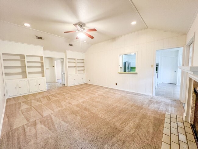 Building Photo - 11103 Whisper Hollow