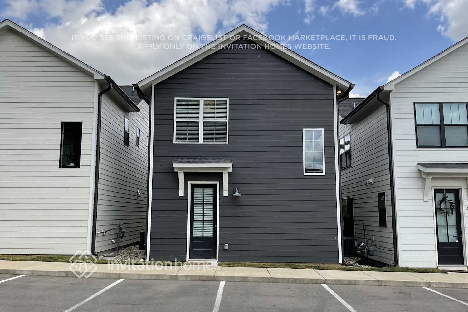 Building Photo - 647 Vernon Ave