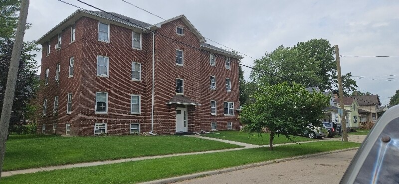 Primary Photo - 208 W Sycamore St