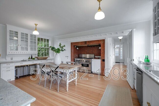 Building Photo - 3707 SW 52nd Pl