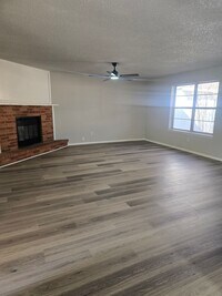 Building Photo - Newly Remodeled