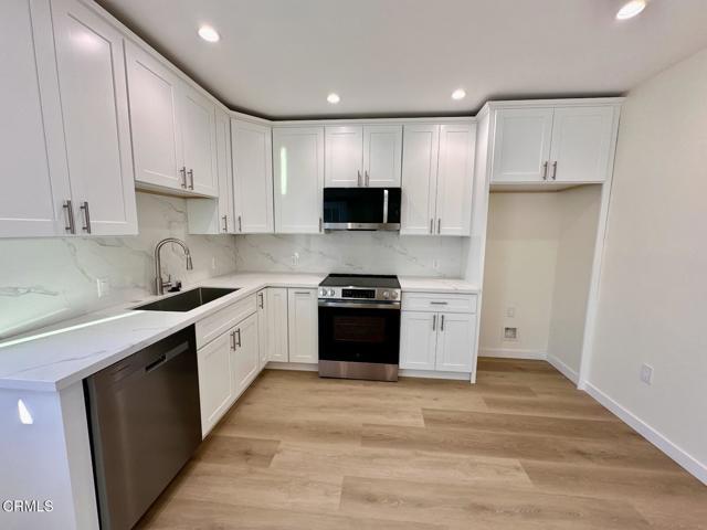 Building Photo - 17451 Keswick St