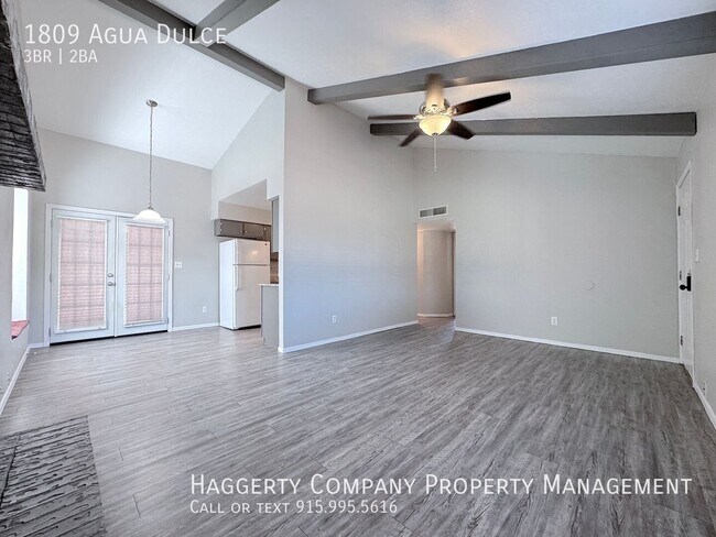 Building Photo - 1809 Agua Dulce St