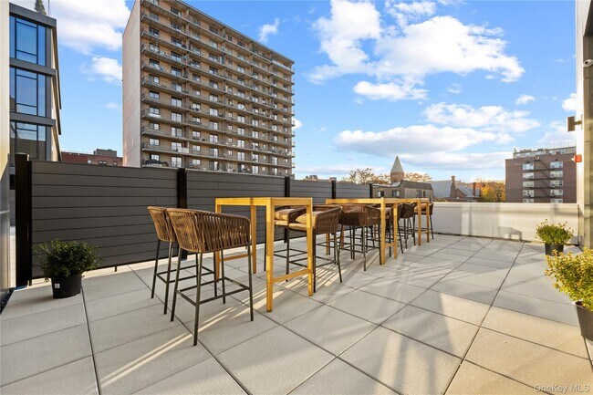 Building Photo - 38-20 Parsons Blvd